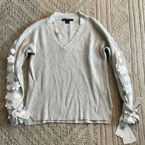 NWT French Connection Light Grey Caballo Floral Lace Sleeve Sweater Size S